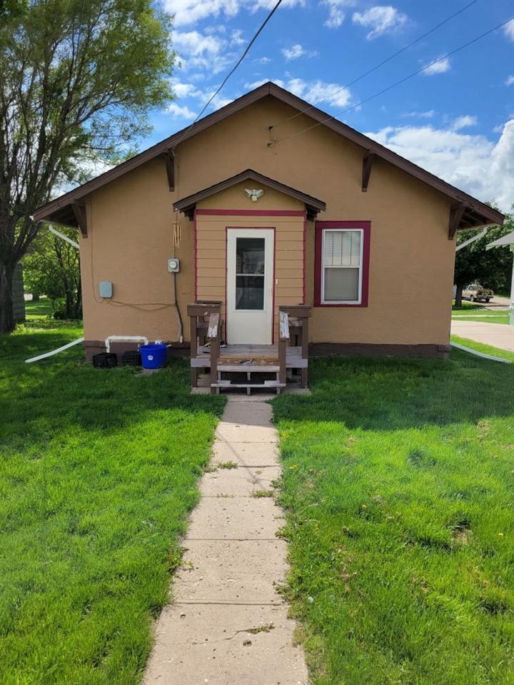 410 5th St, Phillipsburg, KS 67661