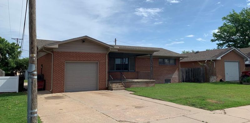 1071 Warner Rd, Great Bend, KS 67530
