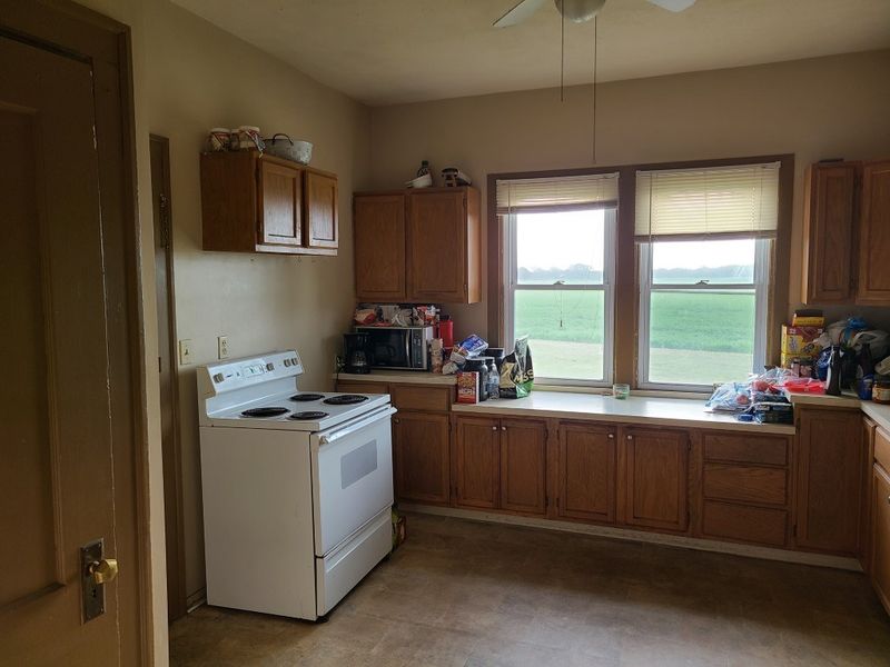 3976 W Lockard Rd, Salina, KS 67401