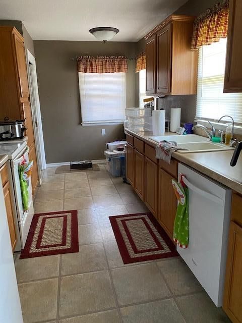 2114 San Domingo St, Great Bend, KS 67530