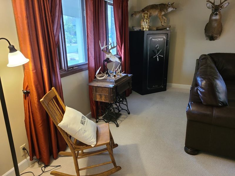 102 S Estates Dr, Salina, KS 67401