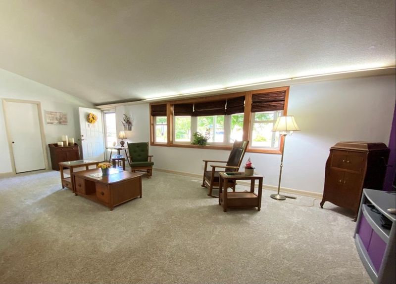3301 Canterbury Dr, Salina, KS 67401