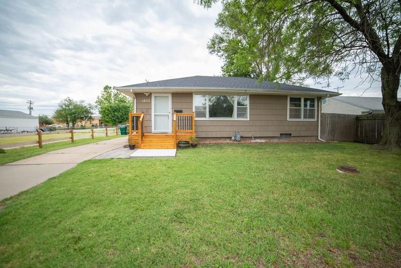 1857 S 4th St, Salina, KS 67401