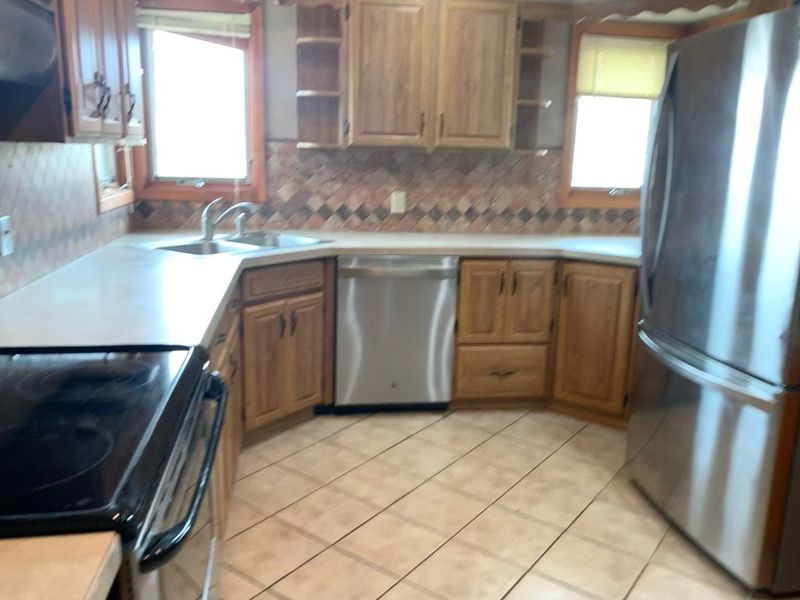 902 N Main, Hoisington, KS 67544