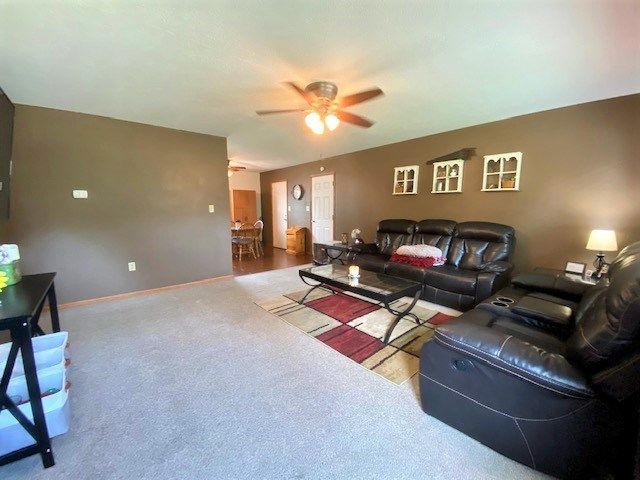 409 E 5th St, Solomon, KS 67480