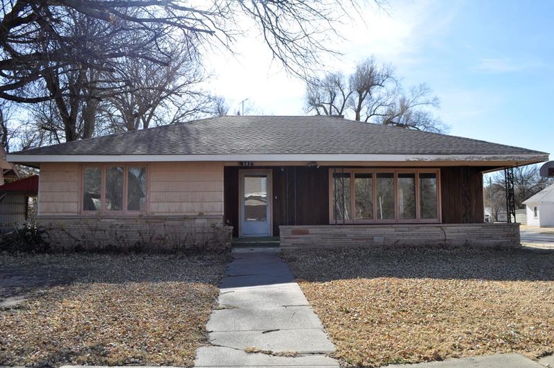 307 E Concord, Holyrood, KS 67450