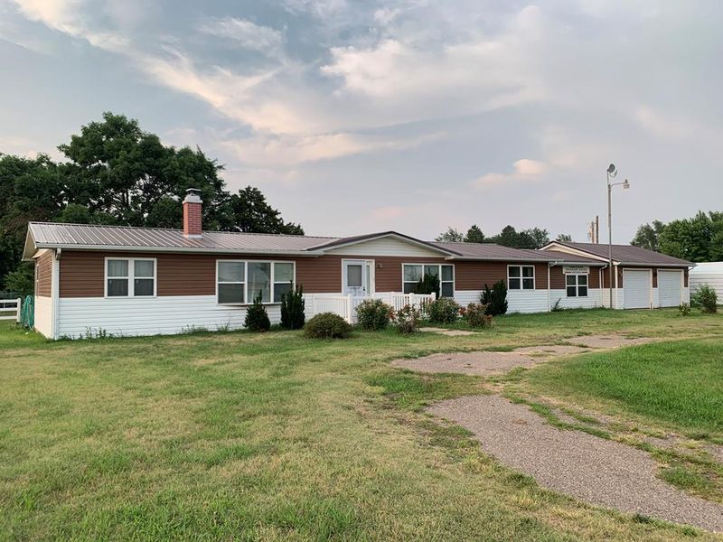 607 W Lakeview, Great Bend, KS 67530