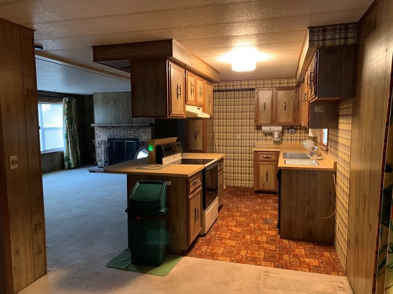 607 W Lakeview, Great Bend, KS 67530