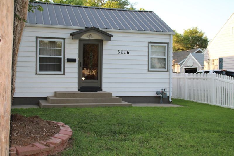 3116 Lakin Ave, Great Bend, KS 67530