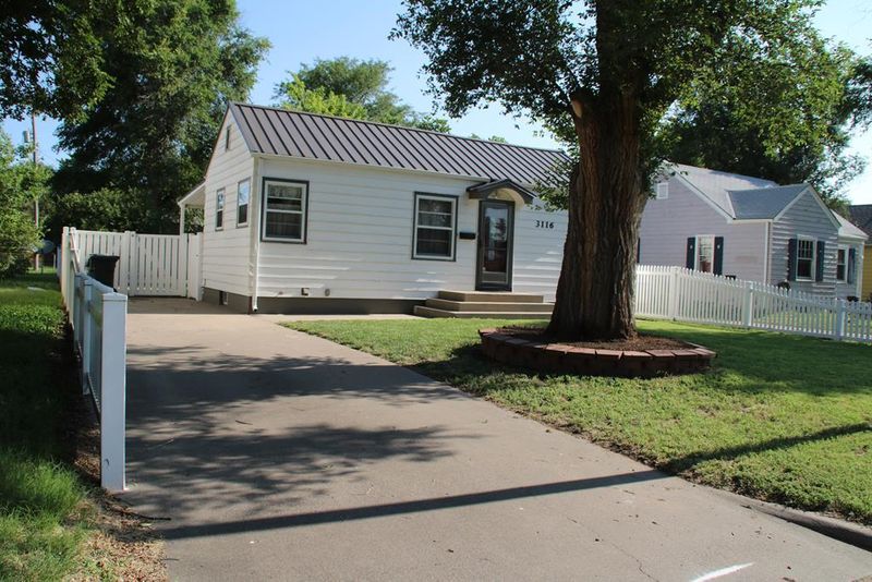 3116 Lakin Ave, Great Bend, KS 67530