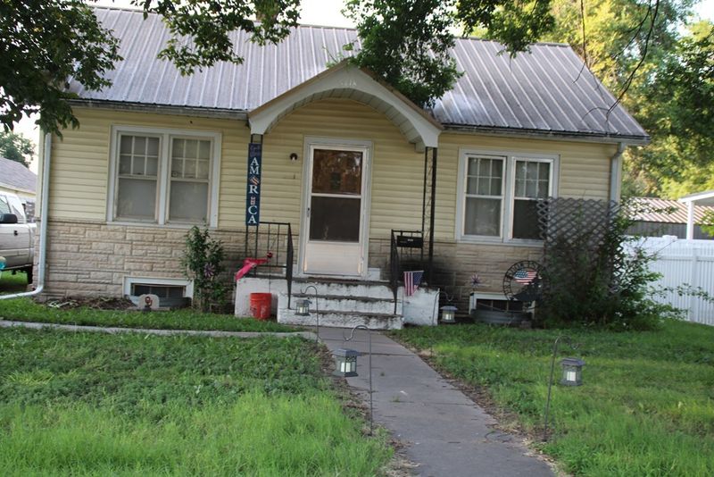 3118 Lakin Ave, Great Bend, KS 67530
