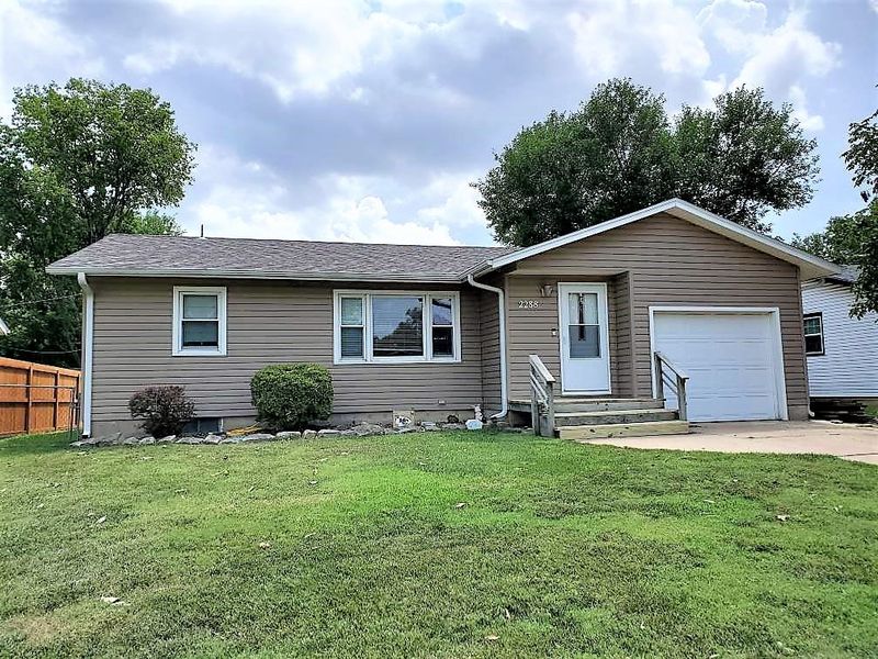 2288 Roach St, Salina, KS 67401