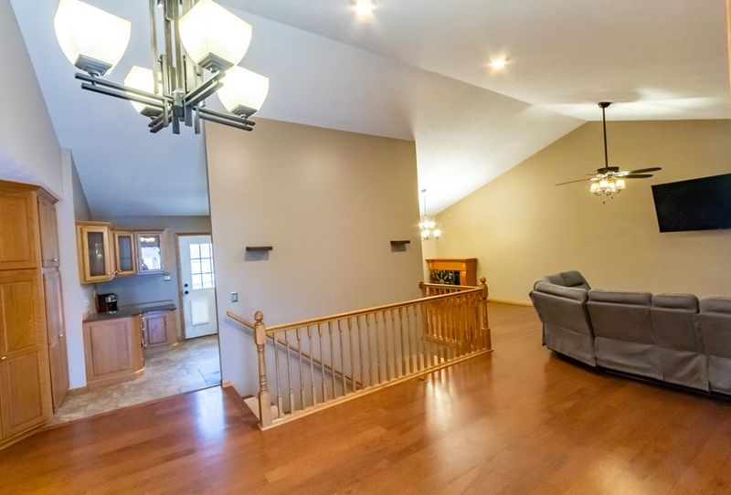 2633 Chukar Ct, Salina, KS 67401