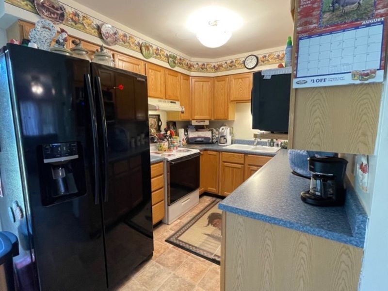 706 Lena Ave, Salina, KS 67401