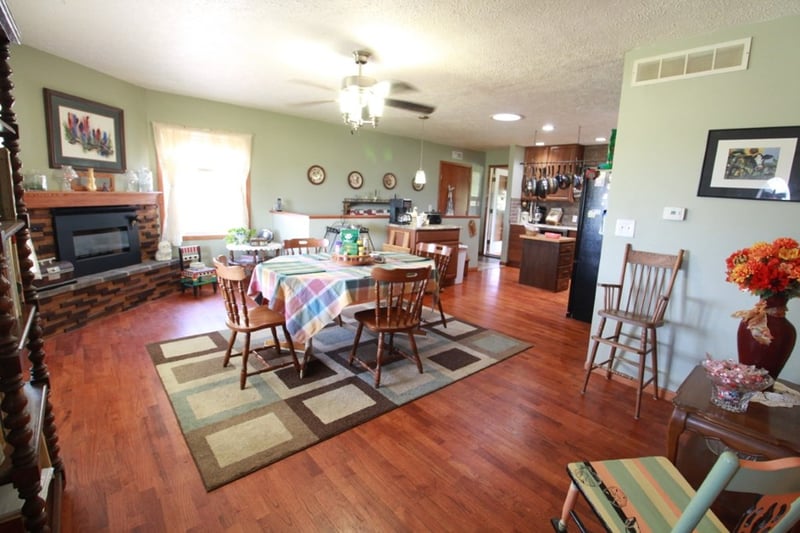 692 Key Rd, Hope, KS 67451