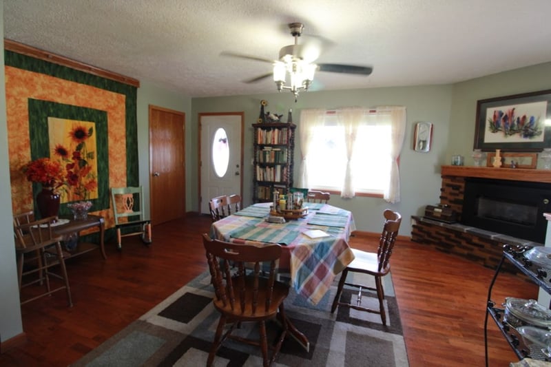 692 Key Rd, Hope, KS 67451