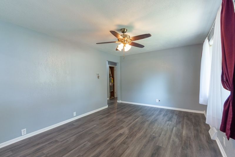 735 Osage Ave, Salina, KS 67401
