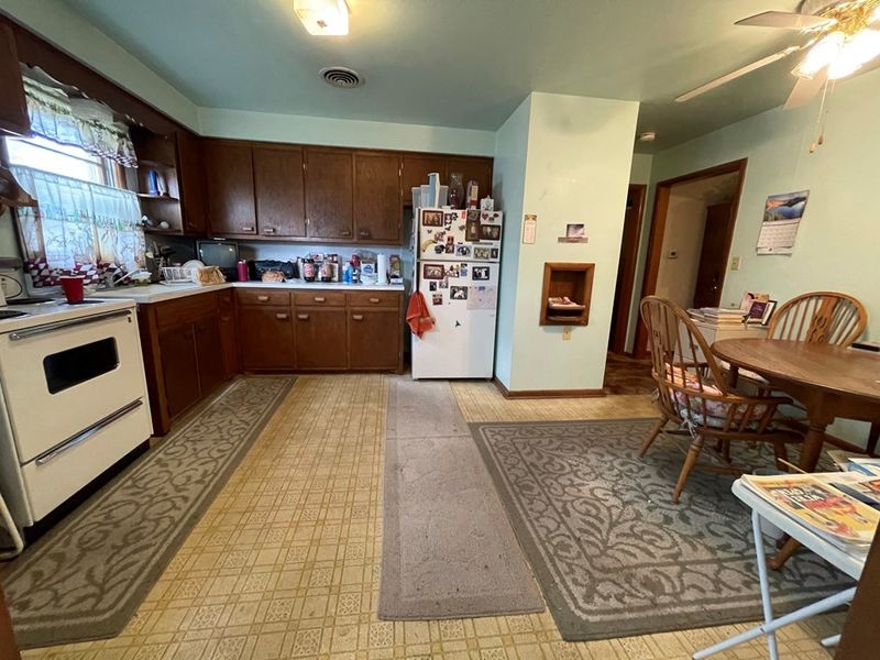 2014 25th St, Great Bend, KS 67530