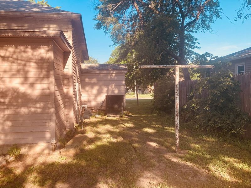 300 E Williamson, Claflin, KS 67525