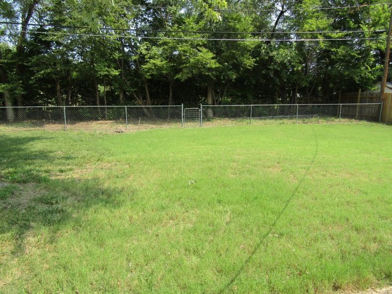 937 Vassar, Salina, KS 67401