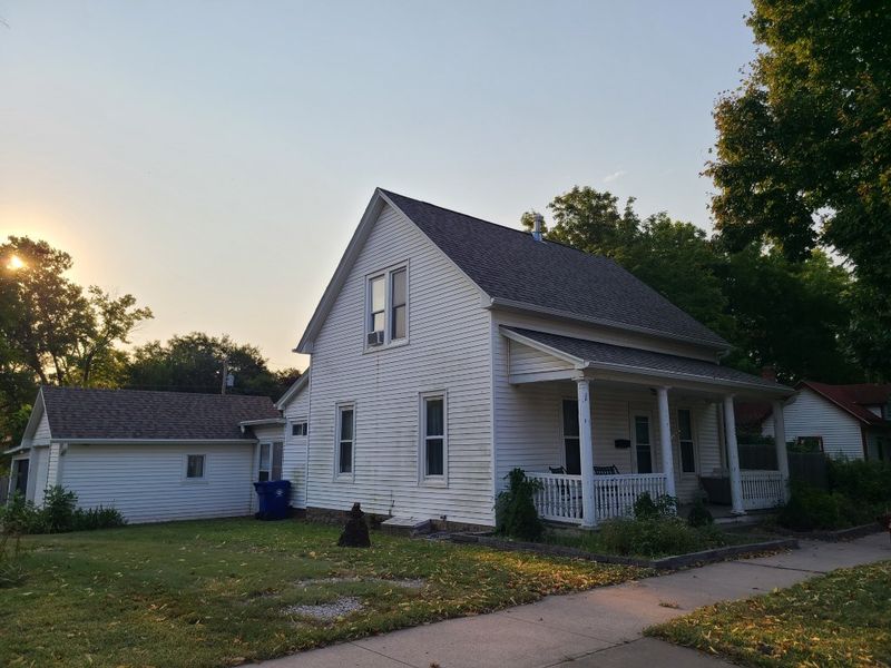 105 S Pine, Lindsborg, KS 67456