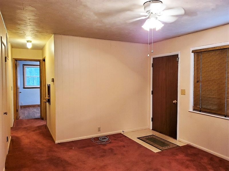 1209 Dover Dr, Salina, KS 67401