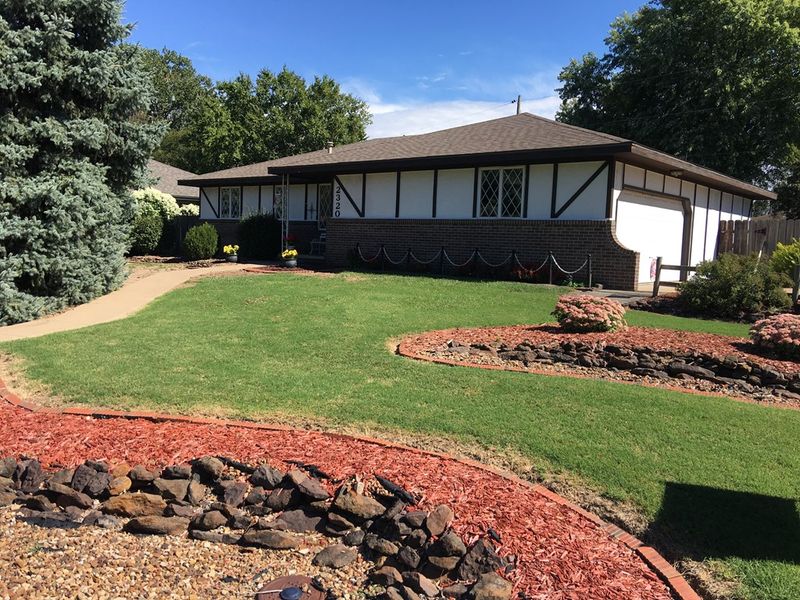 2320 Georgetown, Salina, KS 67401