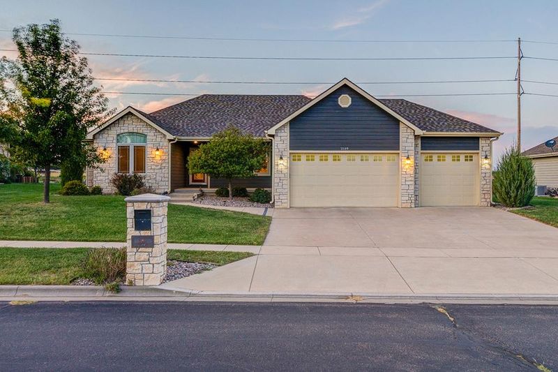2519 Ridgehill Dr, Salina, KS 67401