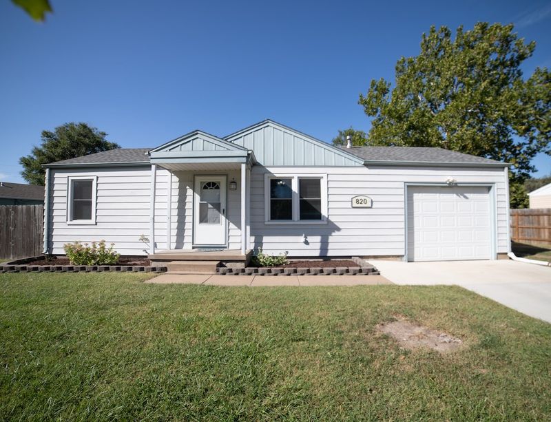 820 Seneca, Salina, KS 67401