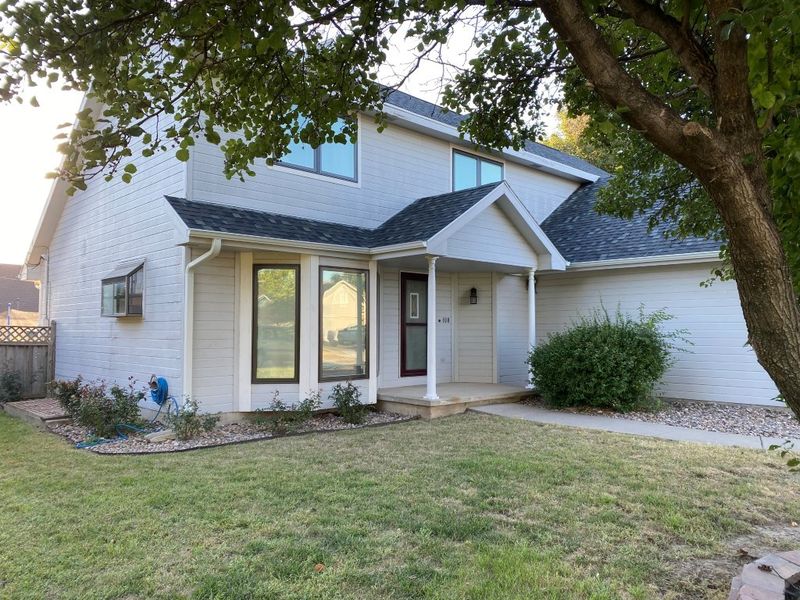 108 N Skyline Dr, Salina, KS 67401