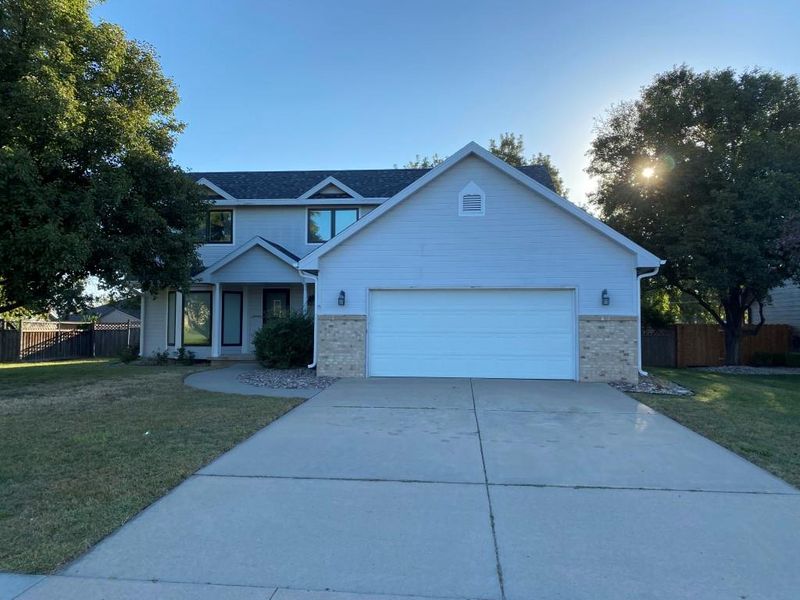 108 N Skyline Dr, Salina, KS 67401