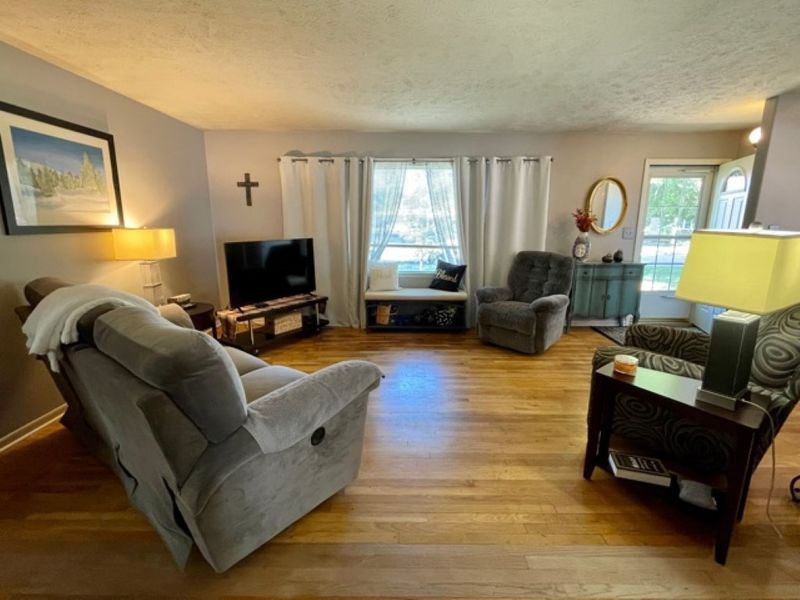 1919 Simmons, Salina, KS 67401