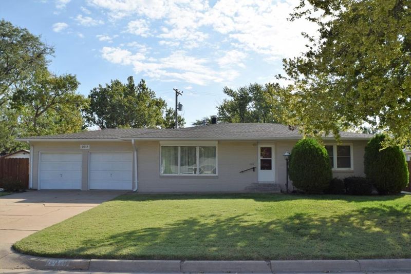 1815 Larson St, Salina, KS 67401