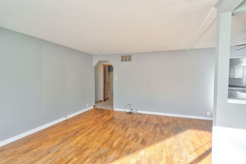 1814 S 4th St, Salina, KS 67401