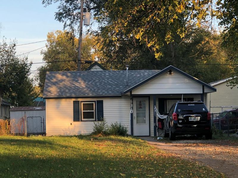 1210 N 8th St, Salina, KS 67401