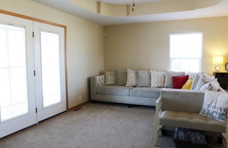 2512 Calcutta Dr, Salina, KS 67401