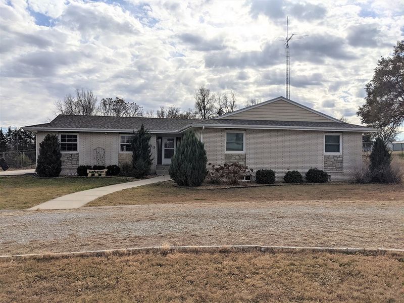 233 W Robson Rd, Salina, KS 67401