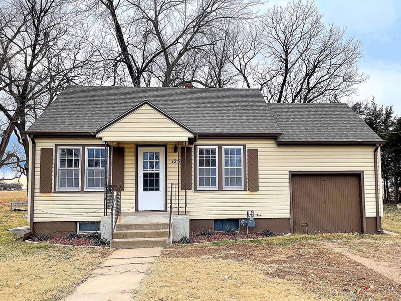 125 W 5th St, Assaria, KS 67416