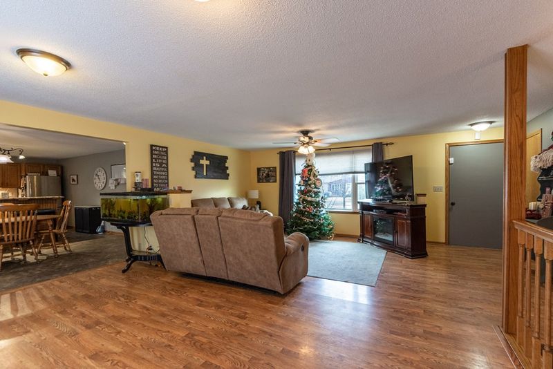 407 N Roosevelt St, Lindsborg, KS 67456