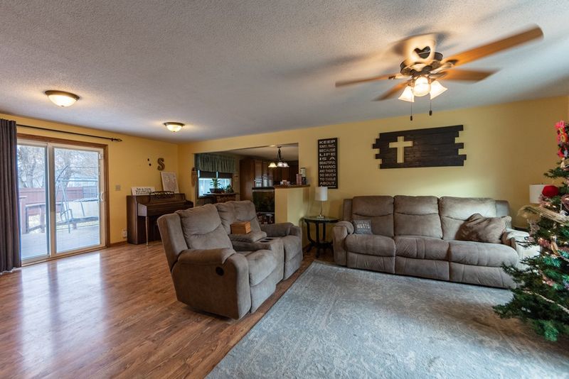 407 N Roosevelt St, Lindsborg, KS 67456