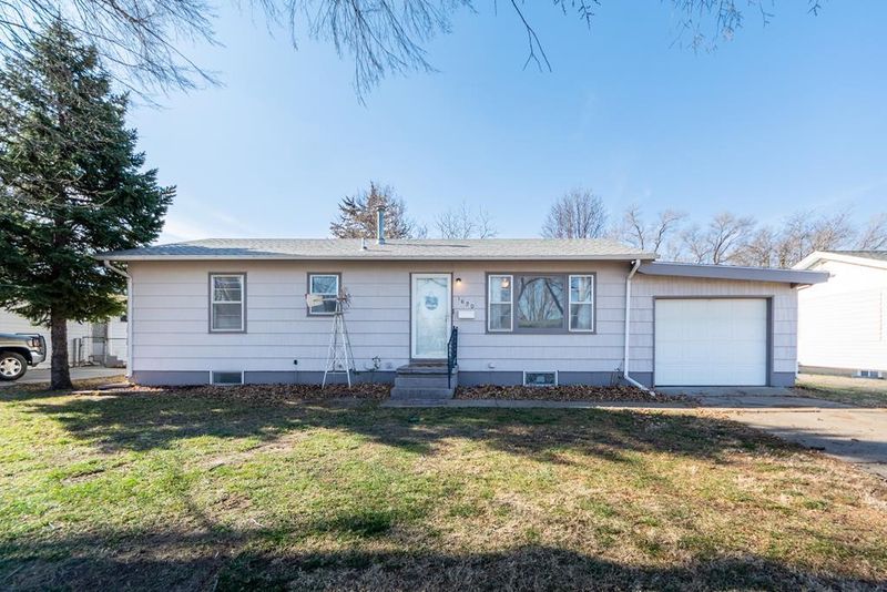 1620 Hickory St, Salina, KS 67401
