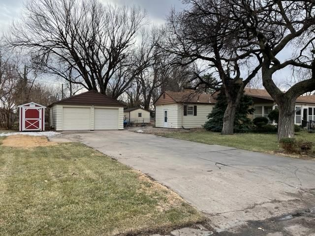 3911 Forest Ave, Great Bend, KS 67530