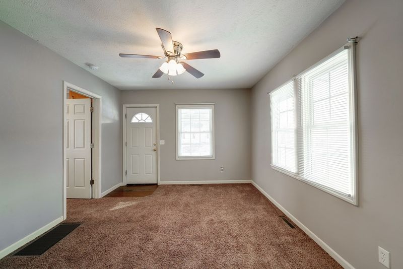 844 Sheridan St, Salina, KS 67401