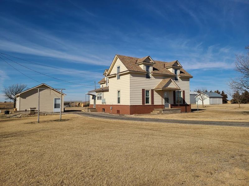 4232 181st St, Russell, KS 67665