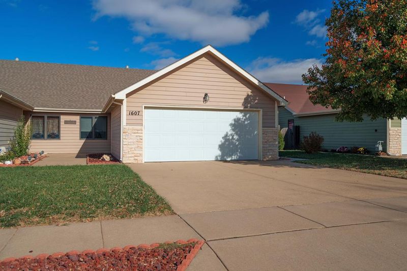 1607 Kaci Cir, Salina, KS 67401