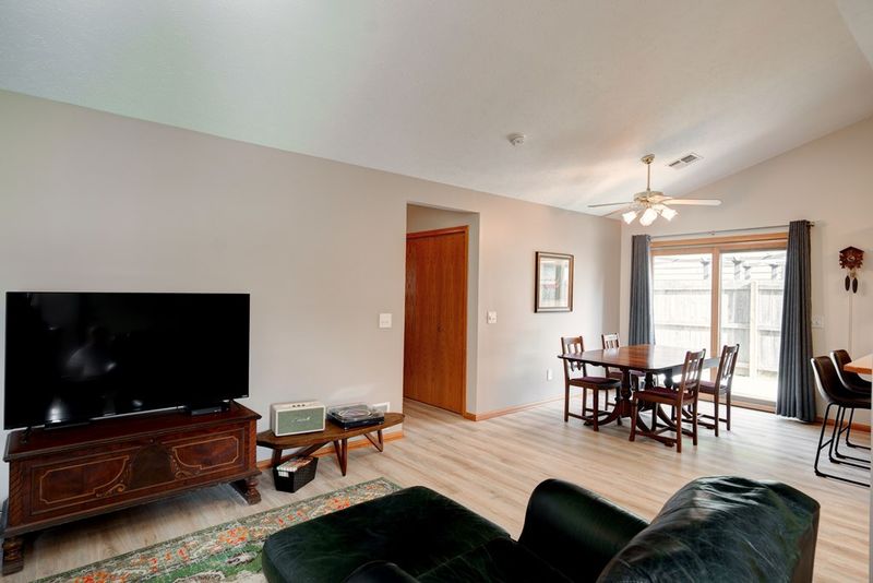 1607 Kaci Cir, Salina, KS 67401
