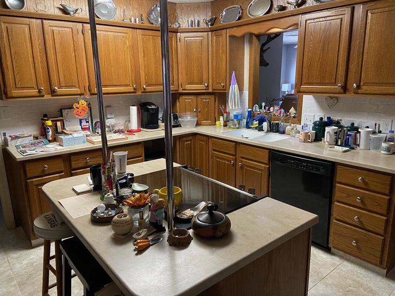 201 W Cloud St, Salina, KS 67401