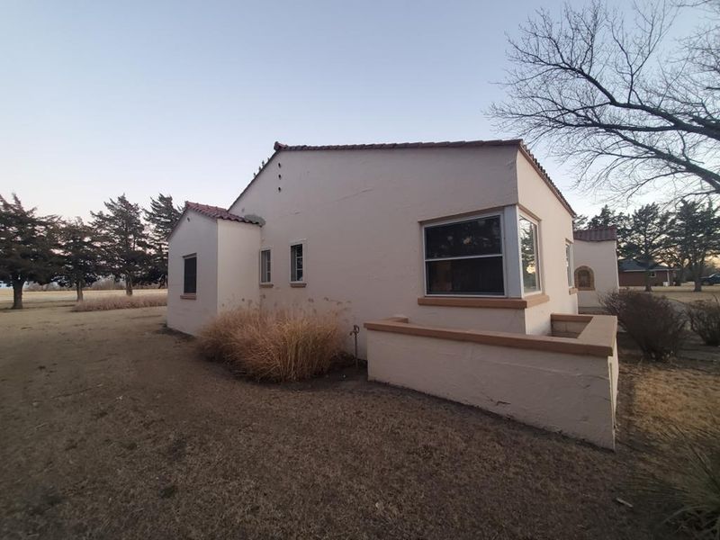 521 Amber Dr, Russell, KS 67665