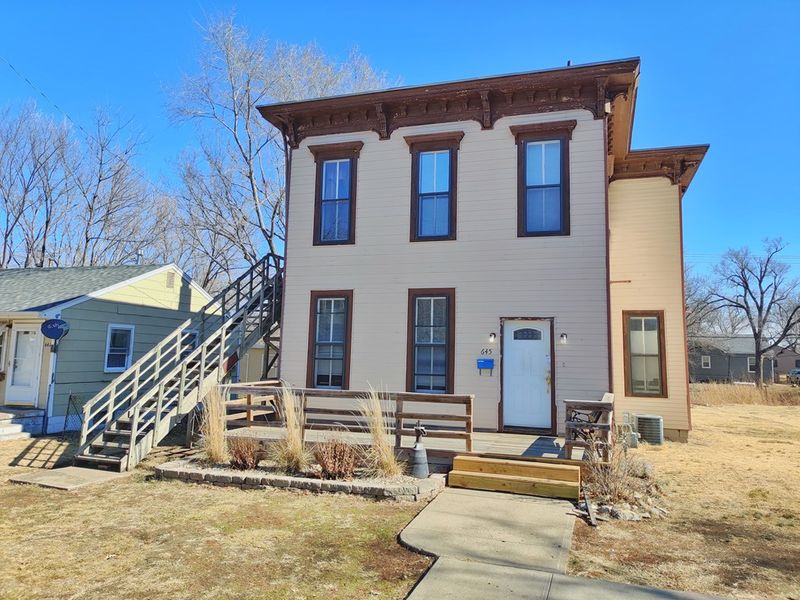 645 S 3rd St, Salina, KS 67401