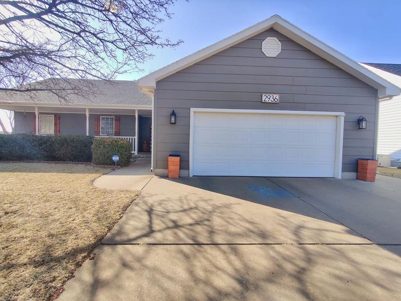 2936 Tasker Ln, Salina, KS 67401